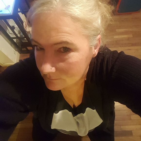 Meet your Posher, Lisa - Picture 1 of 1